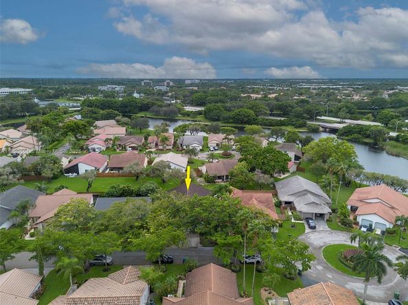 2330 Dover, Weston FL 33326