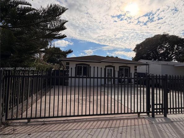 3140 NW 60th St, Miami FL 33142