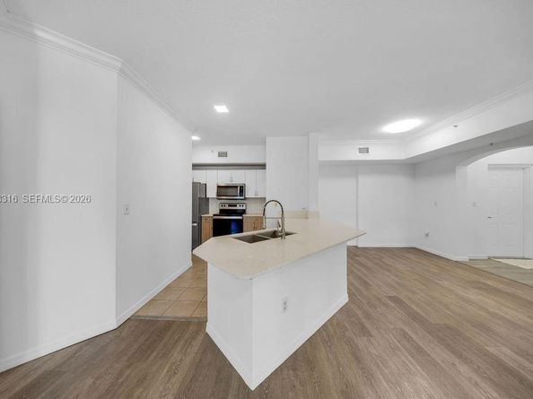 9172 Collins Ave 212, Surfside FL 33154