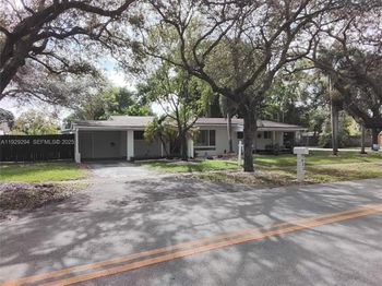 911 W Country Club Cir