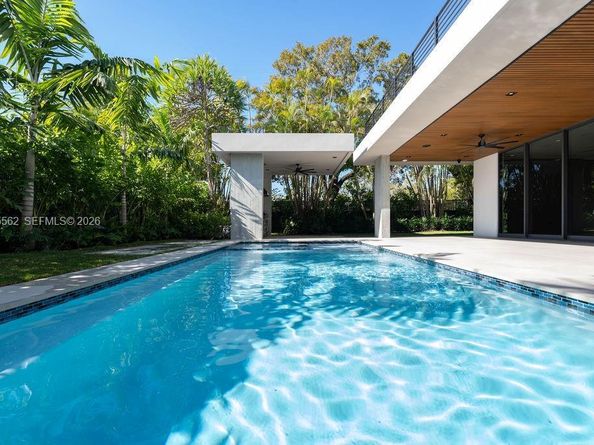 215 S Shore Dr, Miami FL 33133