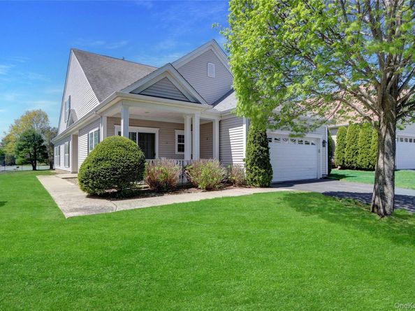 4 Oakhurst Court, Mount Sinai NY 11766