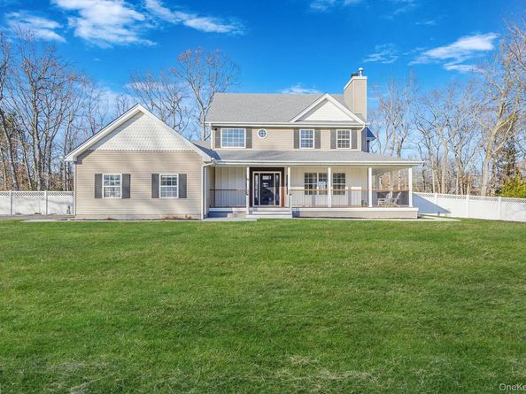 7 Sander Court, Middle Island NY 11953