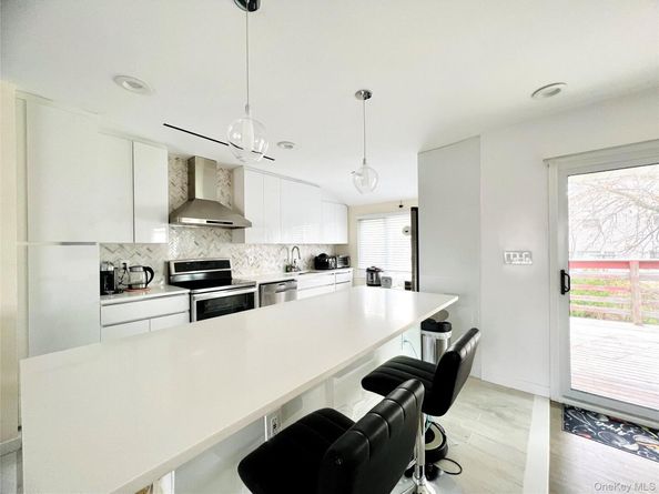 66 Smith Street, Glen Cove NY 11542