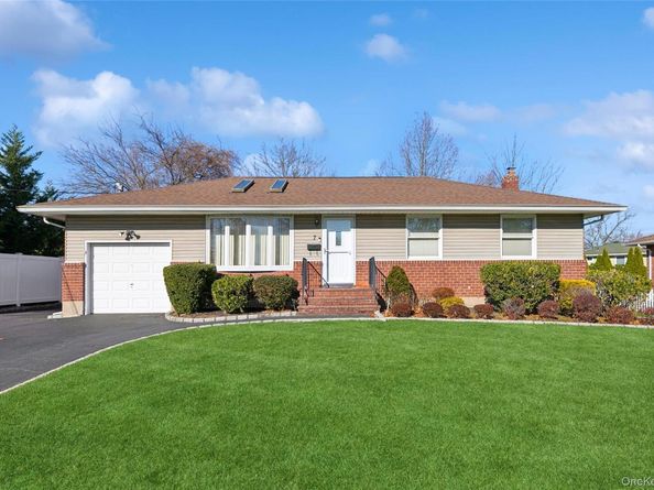 7 Joyce Lane, Commack NY 11725