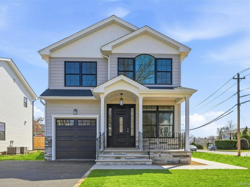 3380 Woodward Avenue, Wantagh NY 11793