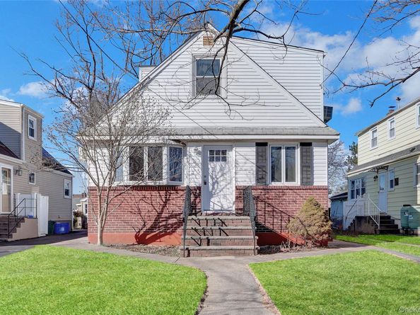 140 Arlington Avenue, Valley Stream NY 11580