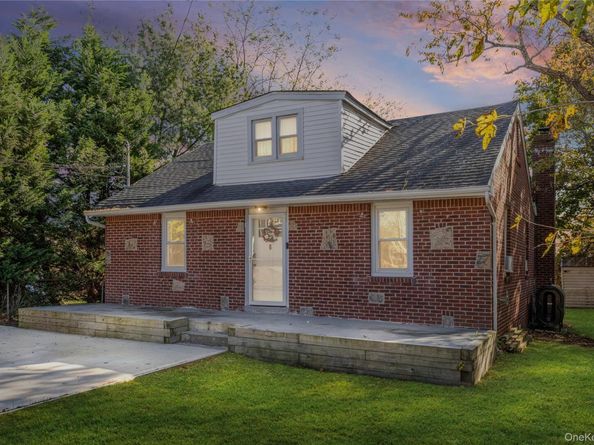 8 Edgewater Drive, Mastic Beach NY 11951