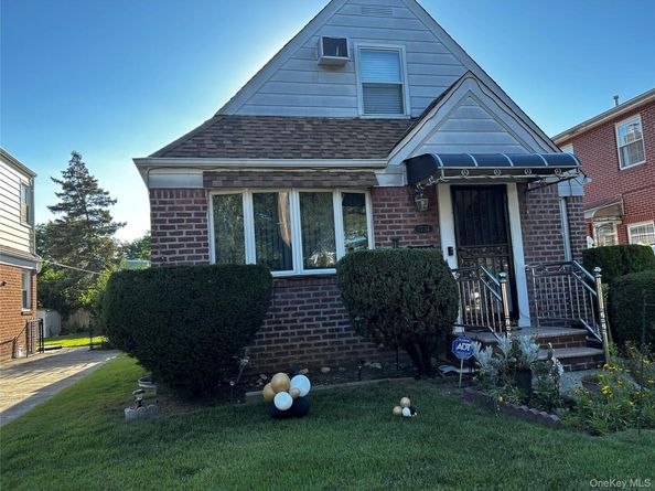 7734 Little Neck Parkway, Glen Oaks NY 11004