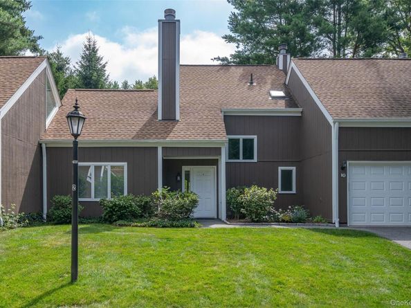 10 Grove Mews, Chappaqua NY 10514