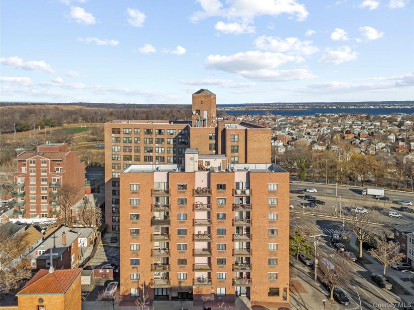 1600 Parkview Avenue 7C, Bronx NY 10461