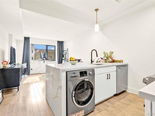 31-41 29th Street 3B, Astoria NY 11106