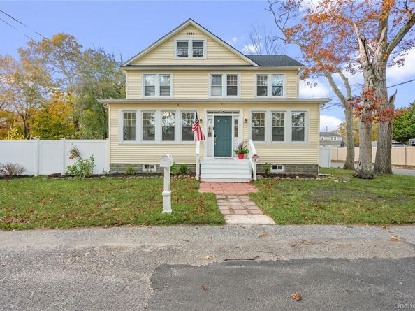 64 Vernon Avenue, Mastic NY 11950