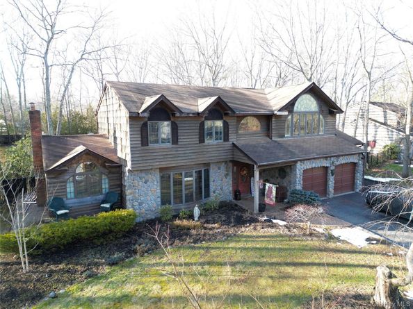 35 Hastings Drive, Ridge NY 11961