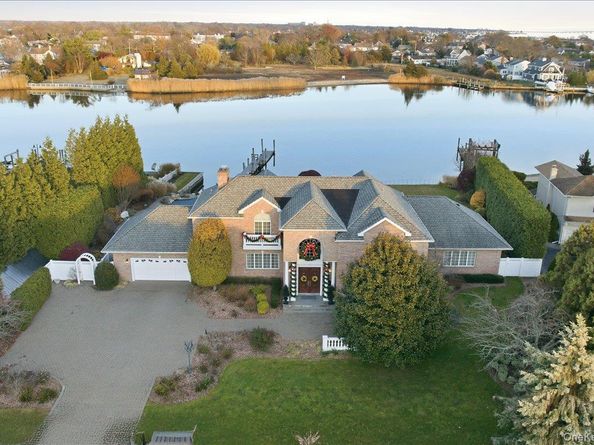 165 Peninsula Drive, Babylon NY 11702