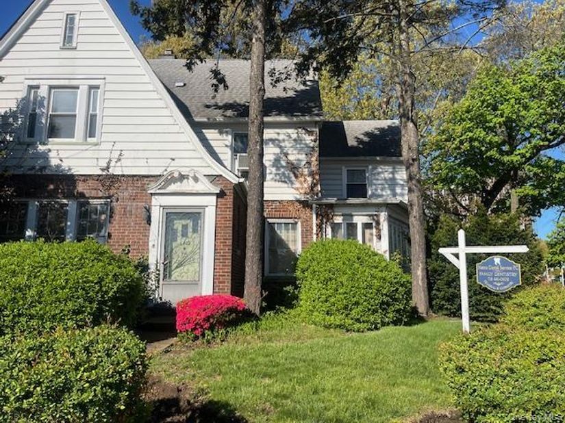 10922 Myrtle Avenue, Richmond Hill North NY 11418