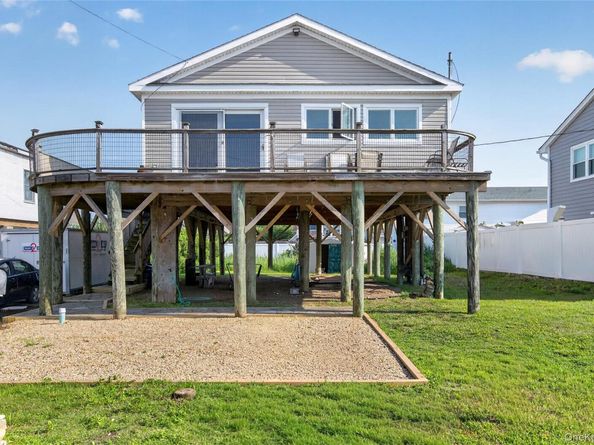 88 Bayview Avenue W, Lindenhurst NY 11757