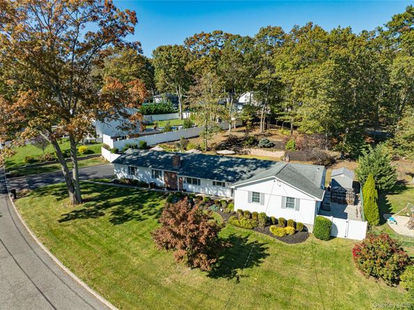 3 Walnut Road, Rocky Point NY 11778