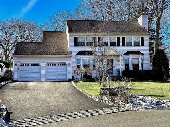 2 Robert Crescent, Stony Brook NY 11790