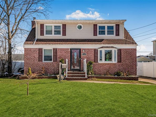 739 N Ascan Street, Elmont NY 11003