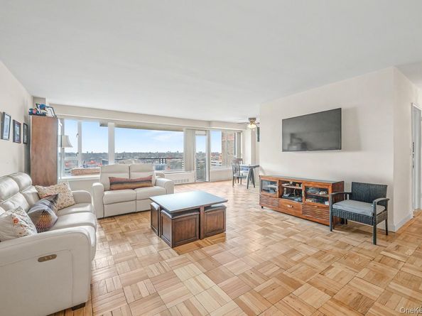 166-25 powells cove blvd 15G, Beechhurst NY 11357