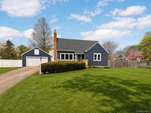 150 Spur Drive S, Bay Shore NY 11706