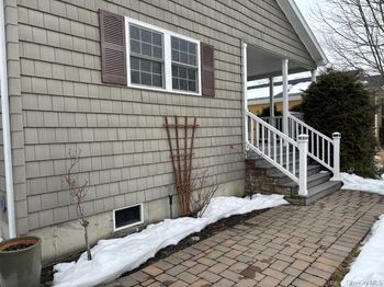 1661 OLD COUNTRY Road