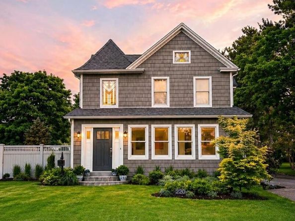 220 Foster Ave, Sayville NY 11782