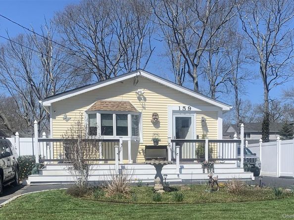 159 Parkwood Drive, Shirley NY 11967