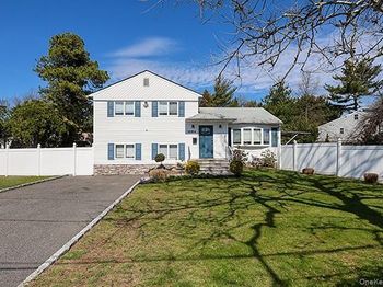 1084 Hicksville Road