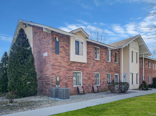 22 Kiowa Court 22, Coram NY 11727