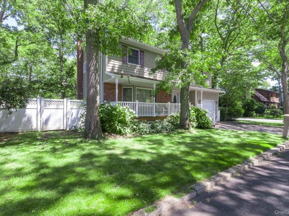 97 Krispin Lane, East Setauket NY 11733