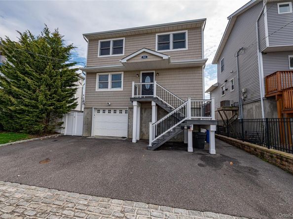912 Pacific Street, Lindenhurst NY 11757
