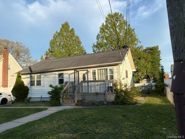 811 9th Street, West Babylon NY 11704