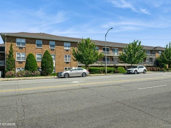 90 S PARK Avenue B17, Rockville Centre NY 11570