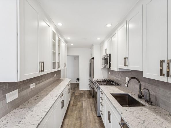 241-20 Northern Boulevard 2B, Little Neck NY 11362