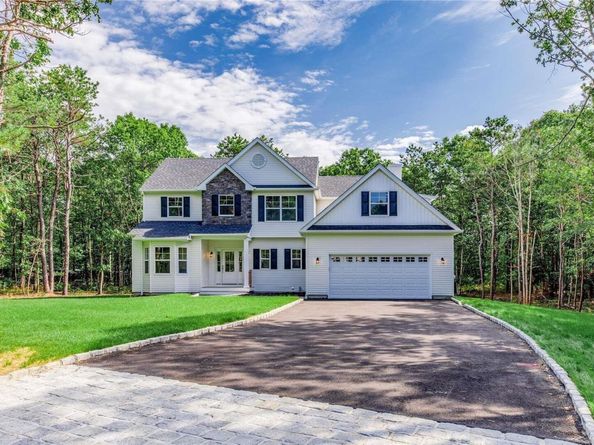 7 9th Street, Center Moriches NY 11934