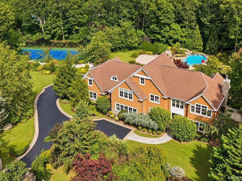 4 The Commons, Cold Spring Harbor NY 11724