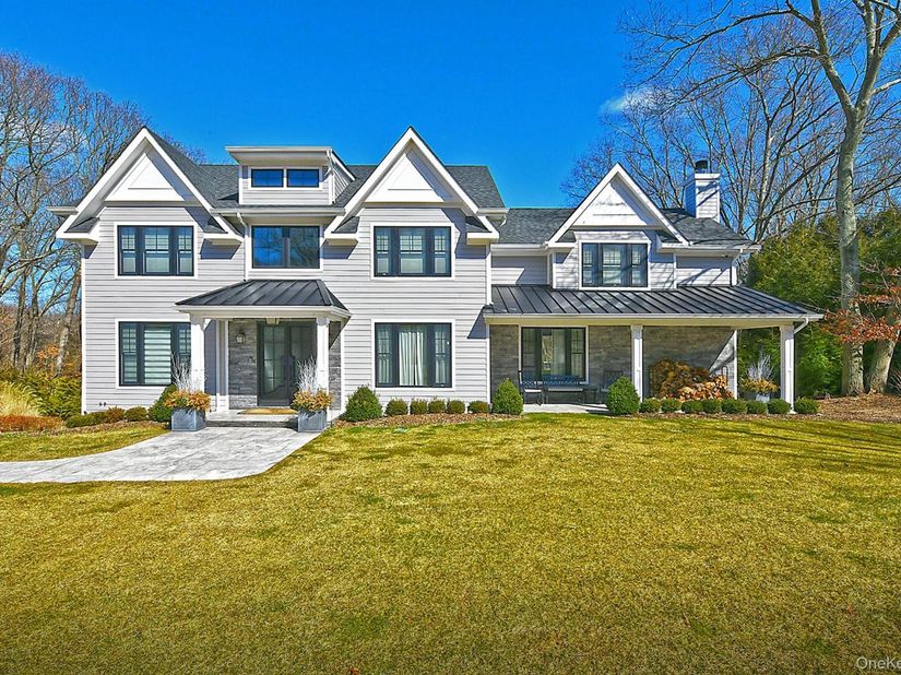 10 Yardley Drive, Dix Hills NY 11746