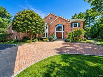 19 Cobblestone Court