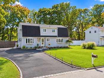 14 Hollingwood Drive