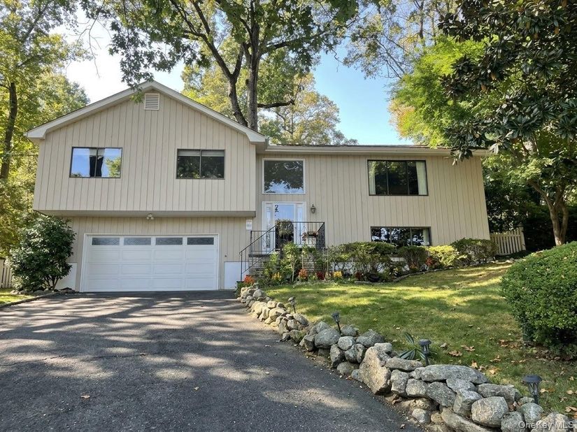 44 Hillside Lane, New Rochelle NY 10804