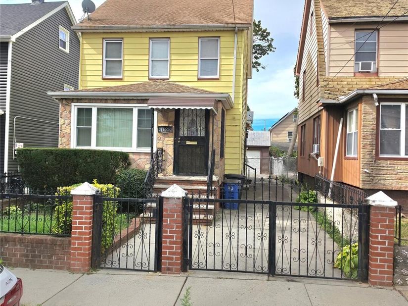11122 203rd Street, Saint Albans NY 11412