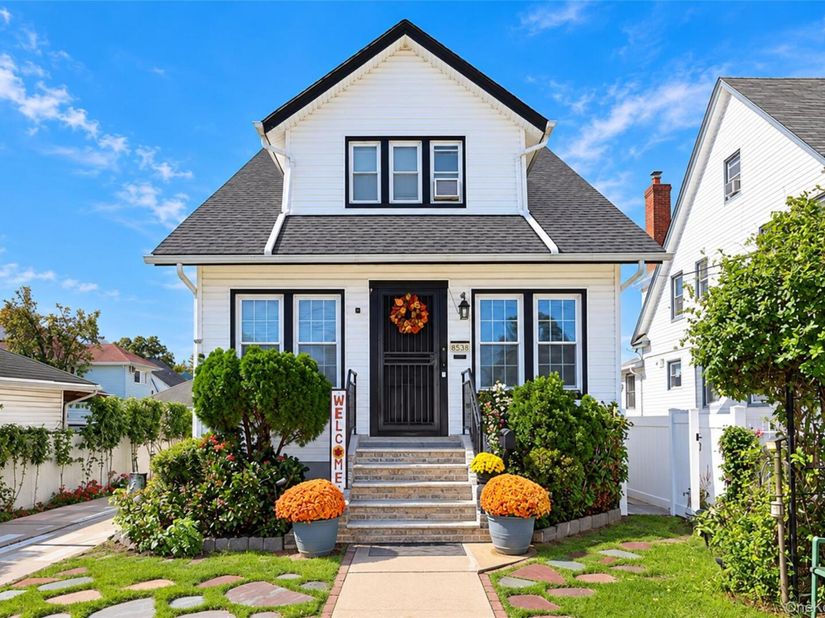 88-38 197th Street, Hollis NY 11423