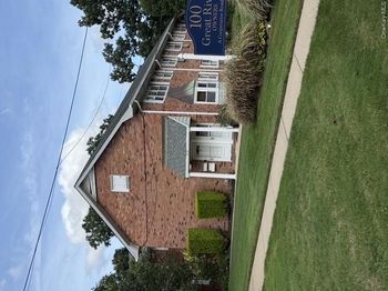 100 Connetquot Ave