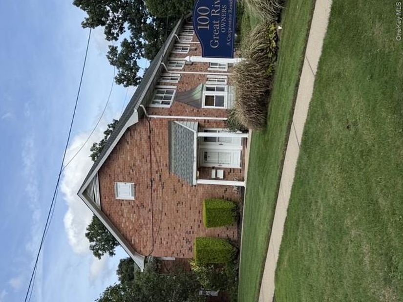 100 Connetquot Ave 36, East Islip NY 11730