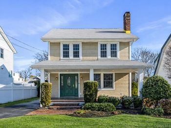 12 Davison Avenue
