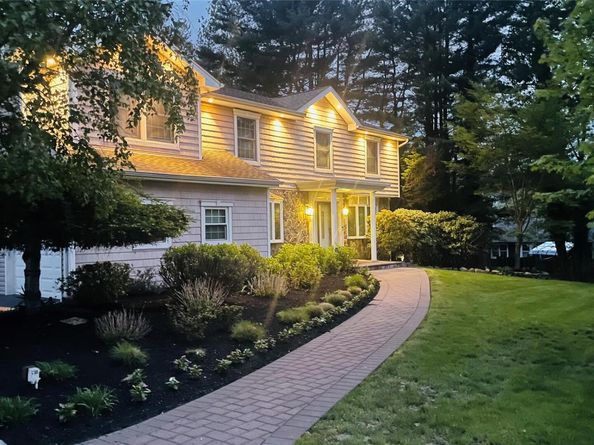 4 Crabapple Court, Mount Sinai NY 11766
