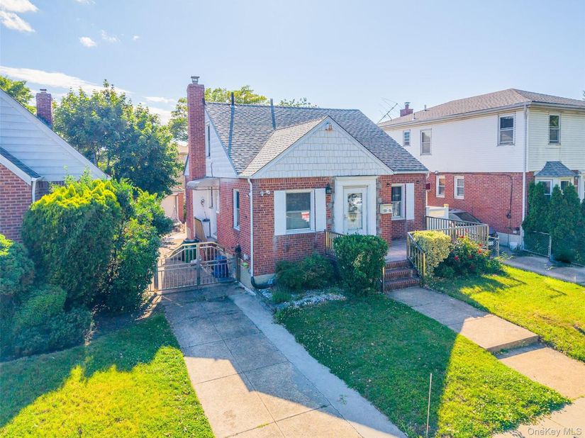 5816 198th Street, Fresh Meadows NY 11365