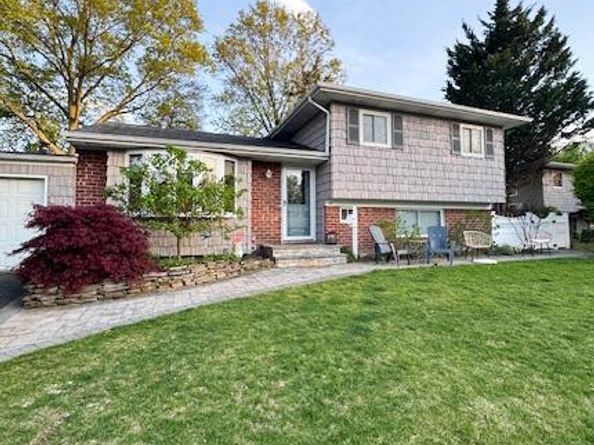 12 Weiss Place, Deer Park NY 11729